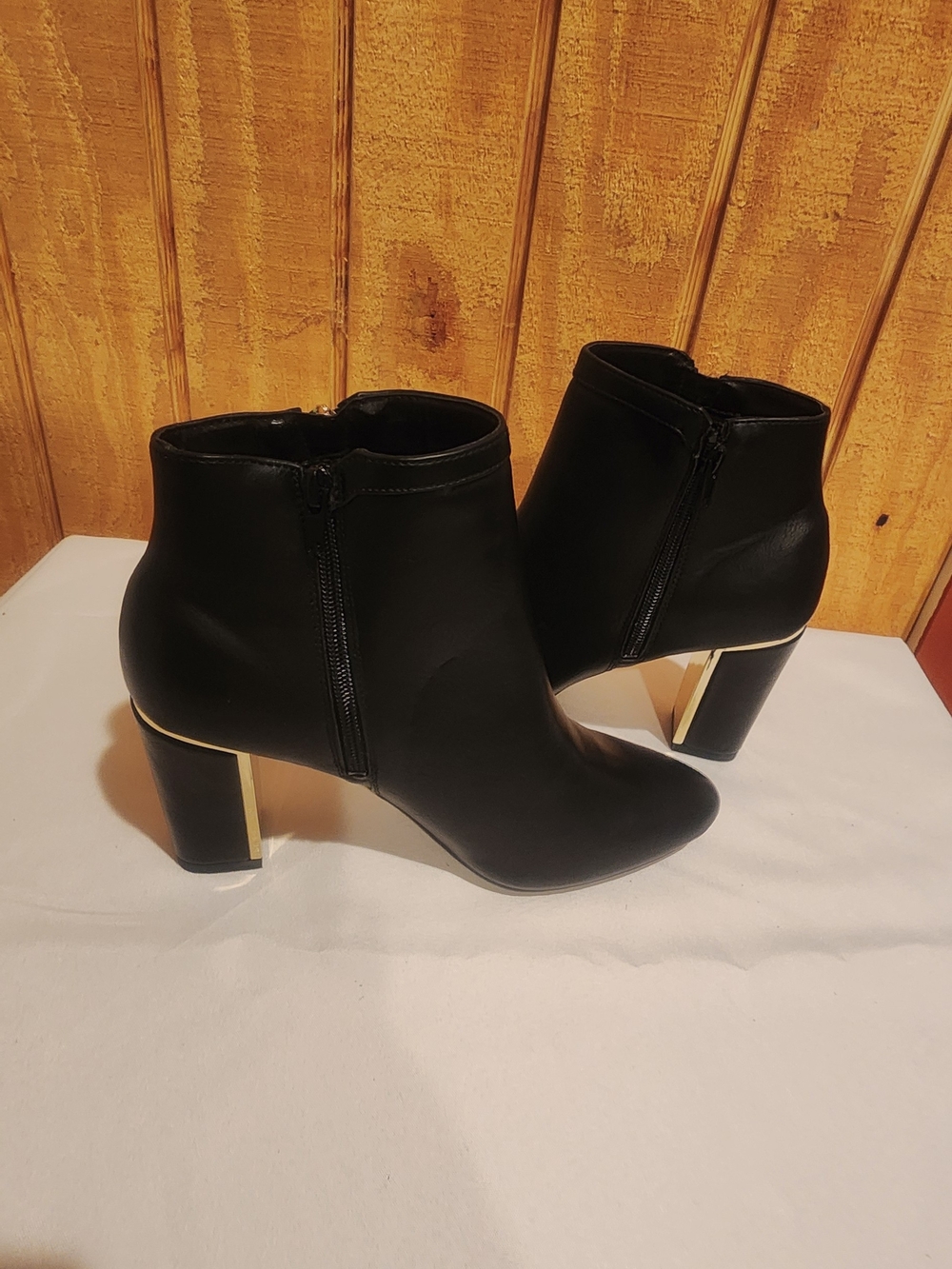 Dunion Classic Almond Toe Black Women's Ankle Zip Boots Block Gold Heel Size 8.5 - Picture 4 of 7
